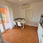 House And Apts. In 27322 Apartament