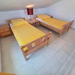 Apartamento House And Apts. In 27322 Novi Vinodolski