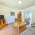 House And Apts. In 27322 Apartamento
