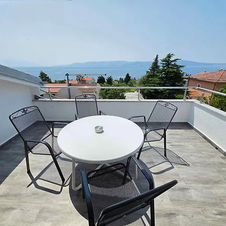 House And Apts. In 27322 Apartamento