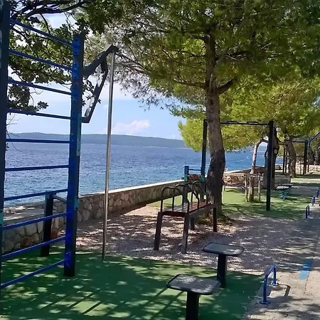 Apartamento House And Apts. In 27322 Novi Vinodolski