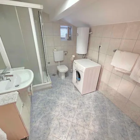 公寓 House And Apts. In 27322