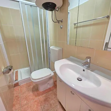 Apartamento House And Apts. In 27322