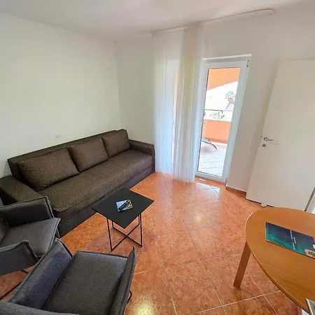 House And Apts. In 27322 * Novi Vinodolski