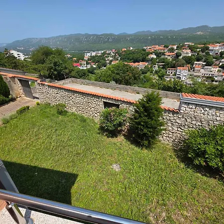 House And Apts. In 27322 Novi Vinodolski