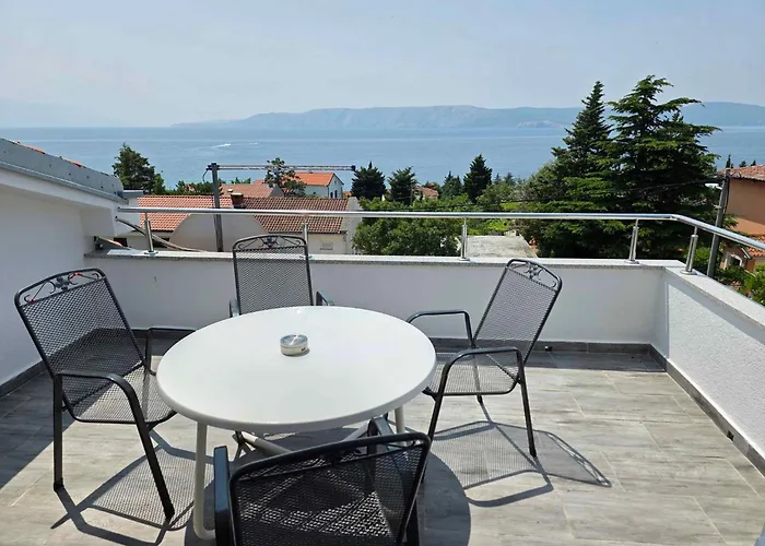 House And Apts. In 27322 Novi Vinodolski