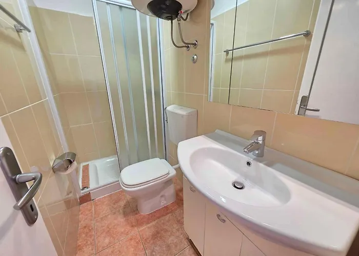 Lejlighed House And Apts. In 27322