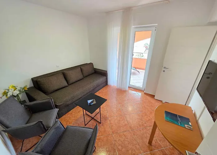 House And Apts. In 27322 * Novi Vinodolski