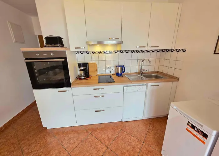 House And Apts. In 27322 Lejlighed Novi Vinodolski